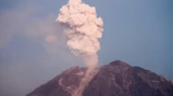 Gunung Semeru Kembali Erupsi, Kolom Letusan Capai 1 KM